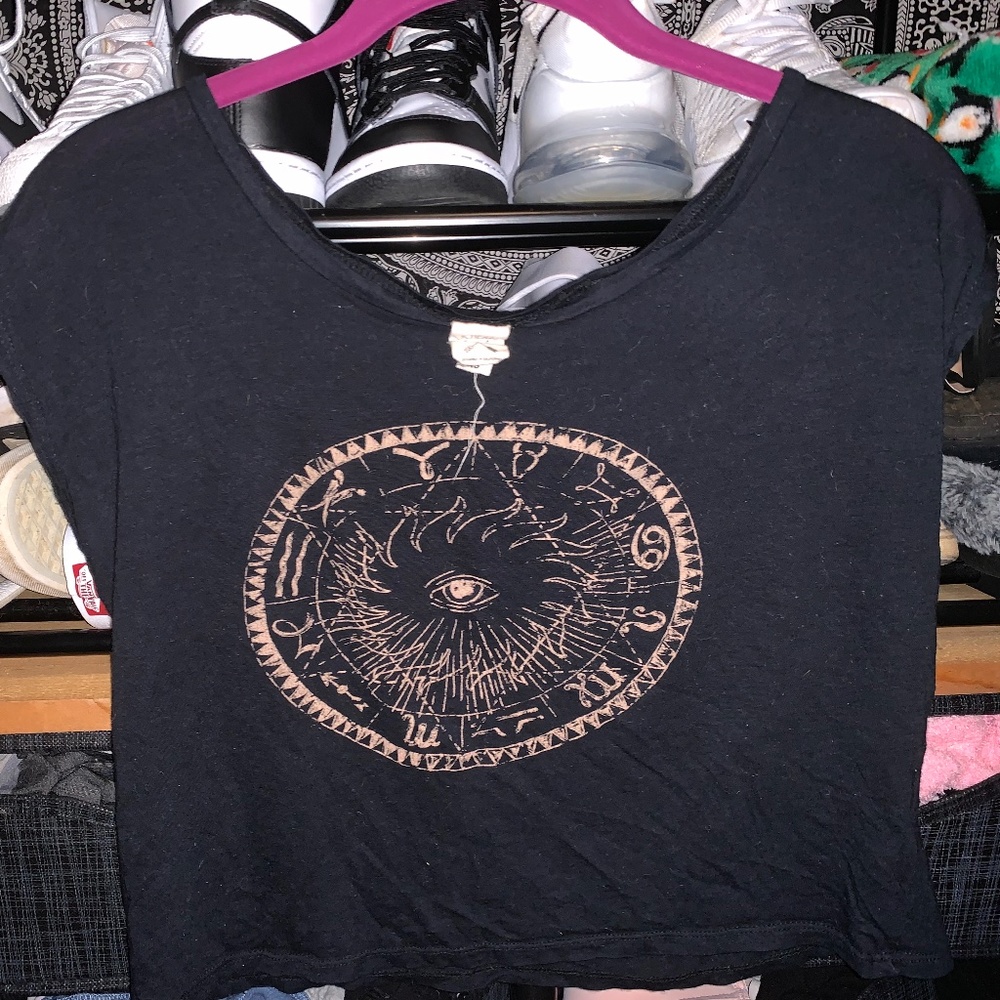 cropped t-shirt